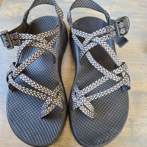 Blk/Wht Chaco ZX/2 Classic Sandals With toe loop size 8